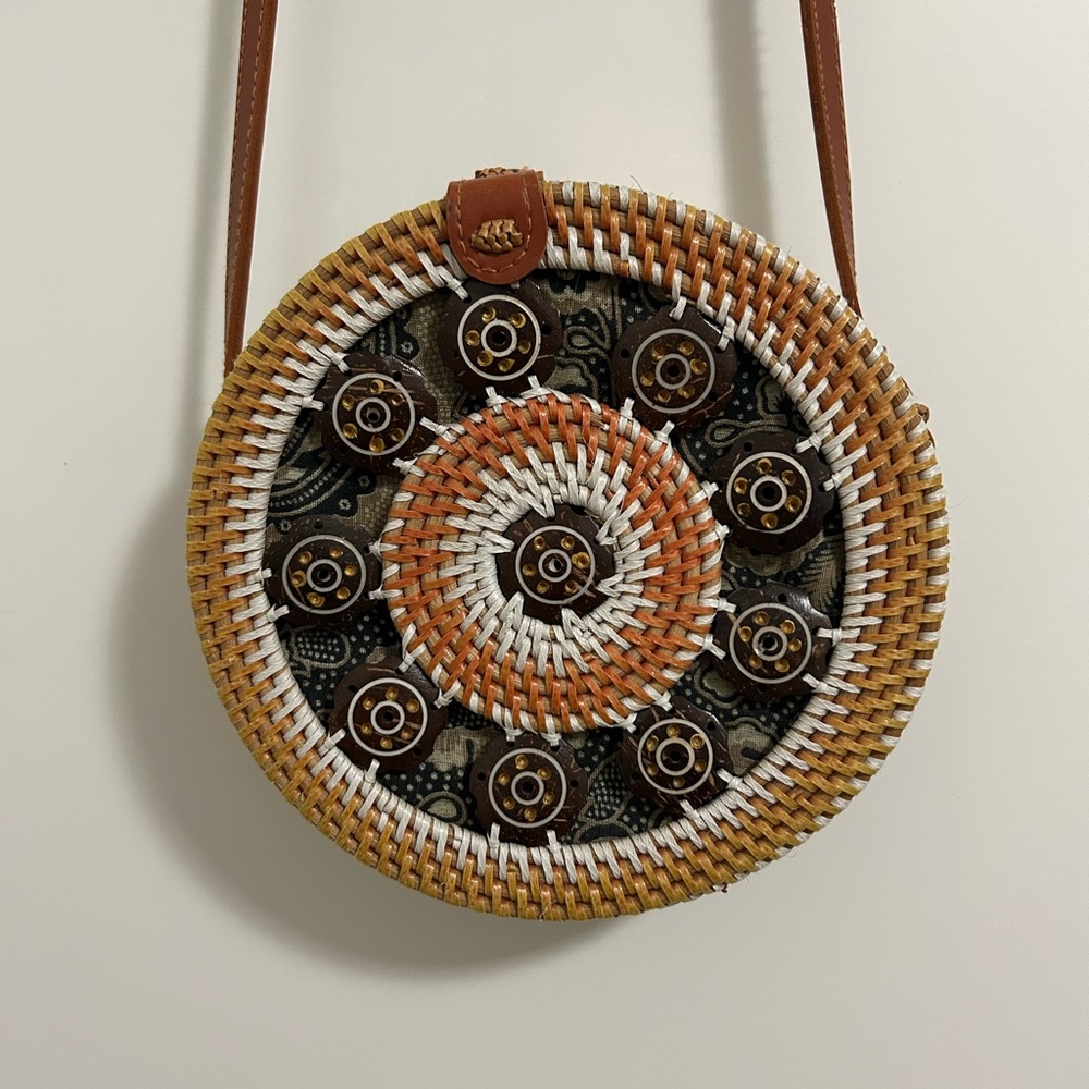 Round Rattan Crossbody Bag Woven Straw Bali Style Boho Summer Purse - Picture 2 of 6